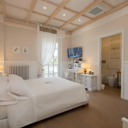 Luce & Guest house 3*